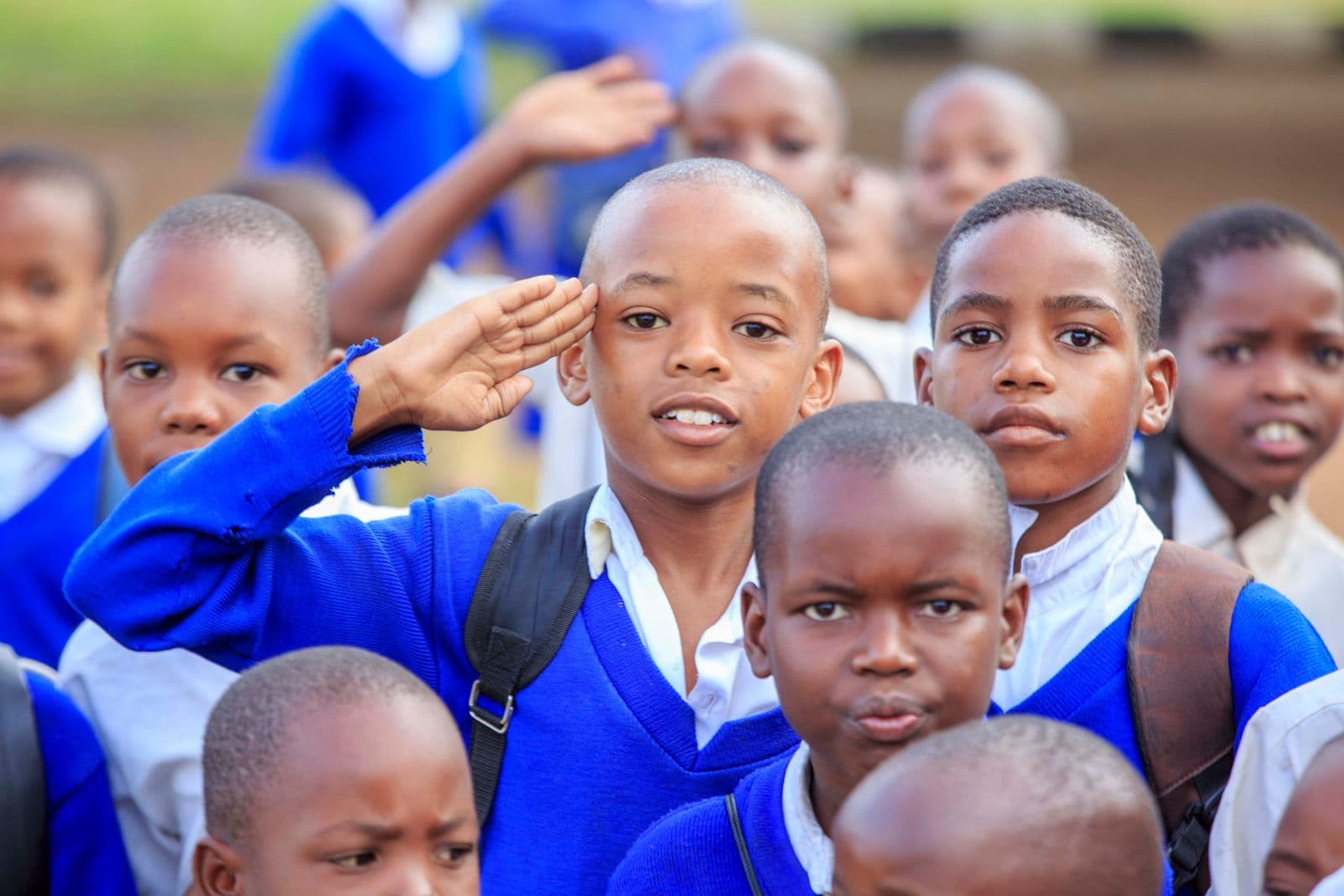 Élèves du CPEAS dans la cour de l'école à Bambilor